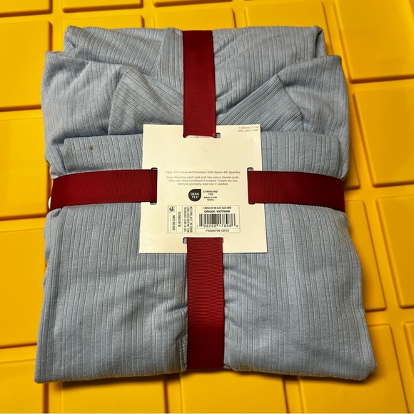 NWT Auden Women's Long Sleeve and Shorts Pajama Set Size XS - Picture 6 of 6